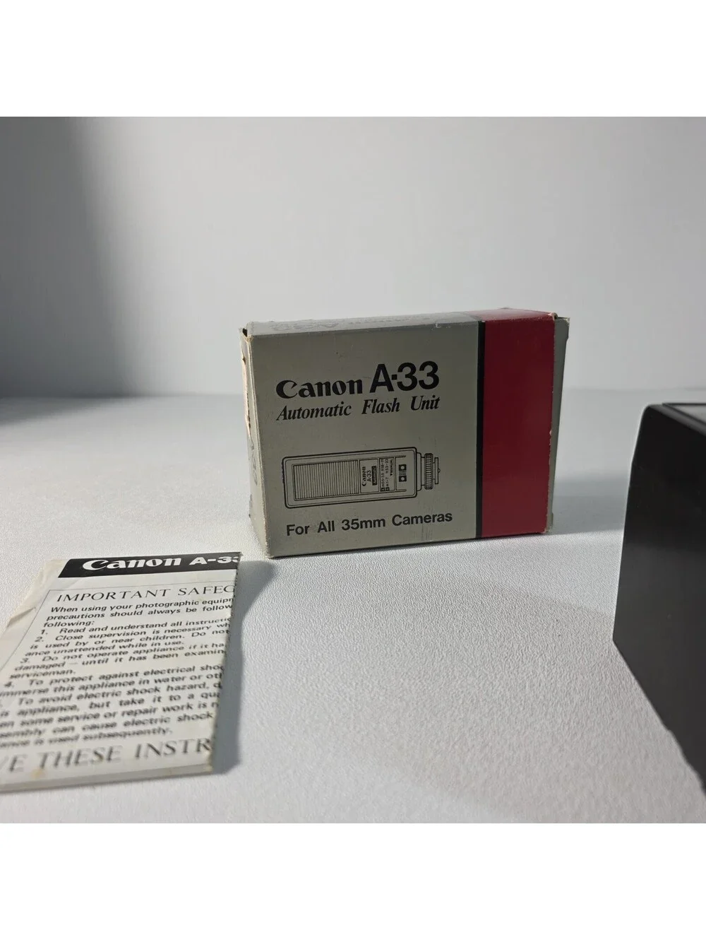 Canon A-33 Automatic Flash Unit Shoe Mount Universal Hot Shoe W/Box & Case